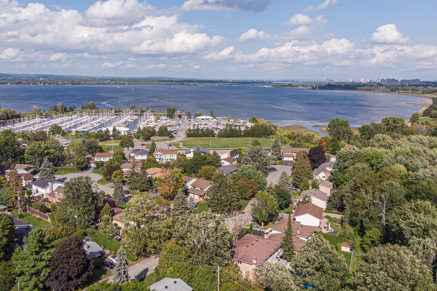 Crystal Beach/Lakeview Park Ottawa Neighbourhoods Chell Team