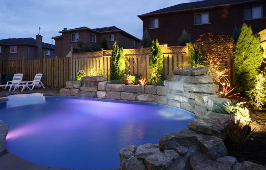 Ottawa home - backyard oasis - pool