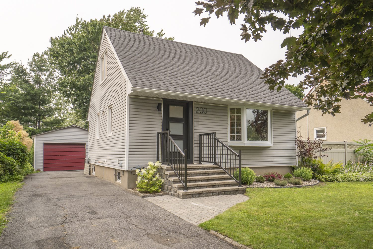 200 Anna Avenue Chell Team, Ottawa Real Estate